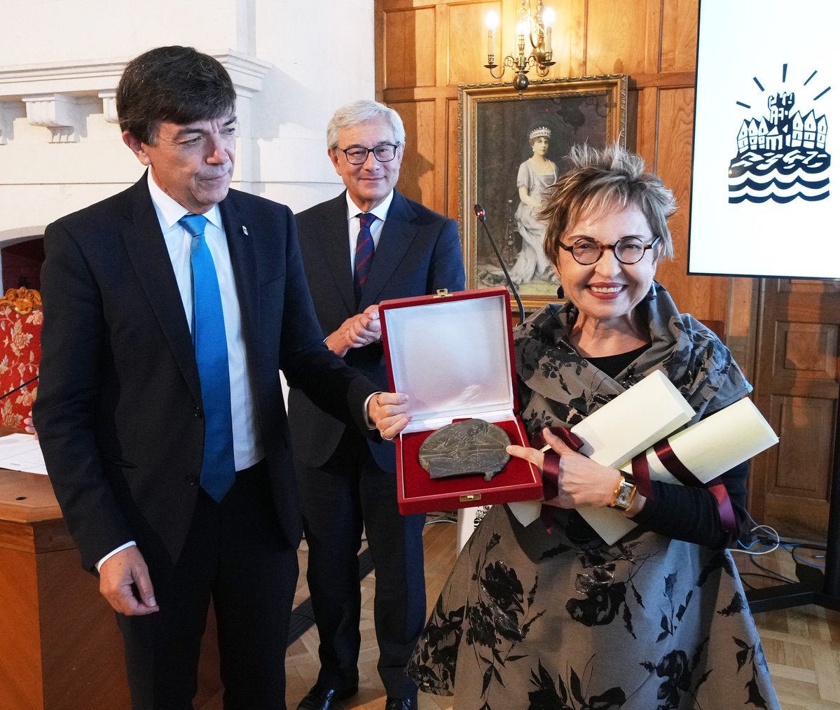 UIMP (@uimp) on Twitter photo La UIMP convoca la XXXVI edición del ‘Premio Internacional Menéndez Pelayo’. El galardón🏆, patrocinado por <a href="/SantanderFund/">Santander Fundación</a> , distingue a destacadas personalidades en el ámbito de la creación literaria o científica. Los últimos premiados han sido Álvaro Pombo y Concepción Company. La UIMP convoca la XXXVI edición del ‘Premio Internacional Menéndez Pelayo’. El galardón🏆, patrocinado por <a href="/SantanderFund/">Santander Fundación</a> , distingue a destacadas personalidades en el ámbito de la creación literaria o científica. Los últimos premiados han sido Álvaro Pombo y Concepción Company.