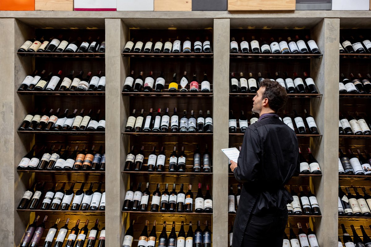 The_Buyer (@thebuyer11) on Twitter photo From 'textbook classics' to 'lesser-known gems' the 100 AWEsome Wines from <a href="/AssocWineEd/">Wine Educators</a> is all about helping 'consumers discovers wines worth drinking'. New AWE chair <a href="/AbbieBennington/">Abbie Bennington</a> explains why it should be the wine trade's go-to buying wine guide too
the-buyer.net/insight/why-th⦠From 'textbook classics' to 'lesser-known gems' the 100 AWEsome Wines from <a href="/AssocWineEd/">Wine Educators</a> is all about helping 'consumers discovers wines worth drinking'. New AWE chair <a href="/AbbieBennington/">Abbie Bennington</a> explains why it should be the wine trade's go-to buying wine guide too
the-buyer.net/insight/why-thā¦
