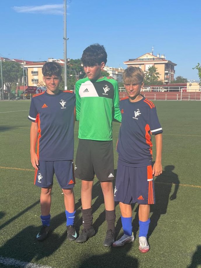 📸 Foto de nuestros tres jugadores entrenando con la <a href="/FFCV_info/">FFCV</a> 

🔹 Eric Peris
🔹 Roberto Stirbu
🔹 Joel Belenguer

#PPO👂