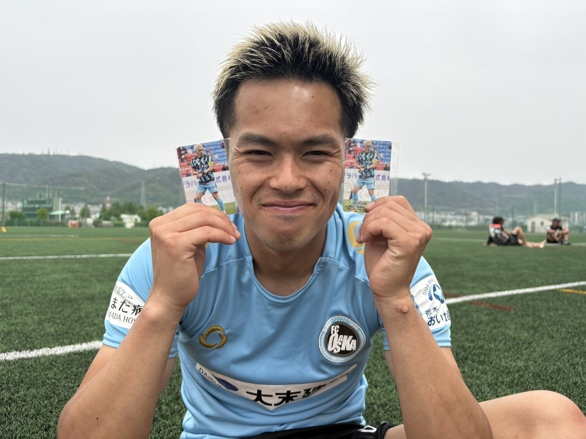 久保吏久斗 選手 FC大阪 Jリーグチップス 記念キラカード - メルカリ