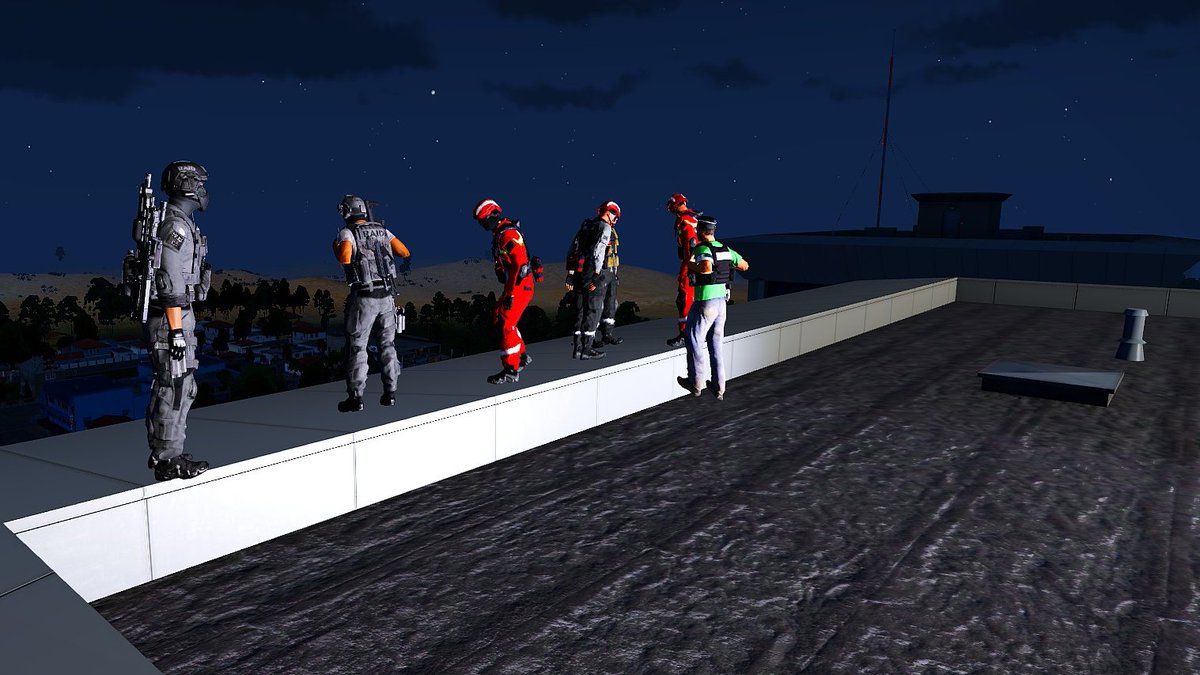 RaidPnA4L's tweet photo. [Intervention]
- Interpellation d’un individu à scooter impliqué dans un braquage.

- Entraînement avec le GRIMP sur des descentes en rappel depuis un immeuble à Union.

- Négociation menée par l’unité lors d’un braquage à Verdansk assisté de la CSI. https://t.co/52PJHTkCmP