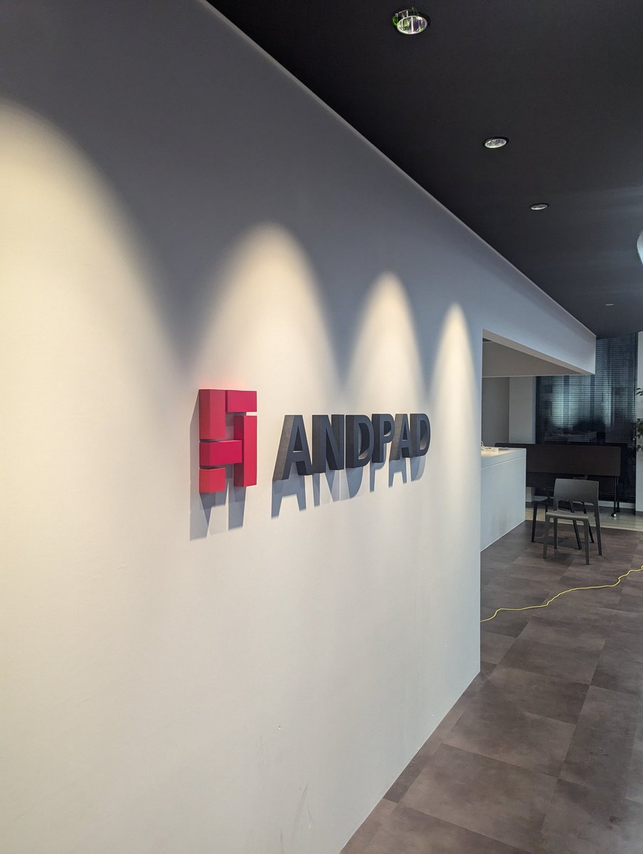 ANDPADさんの勉強会着きました！会場おしゃれ！
#食べログxANDPADxSansanモバイル勉強会