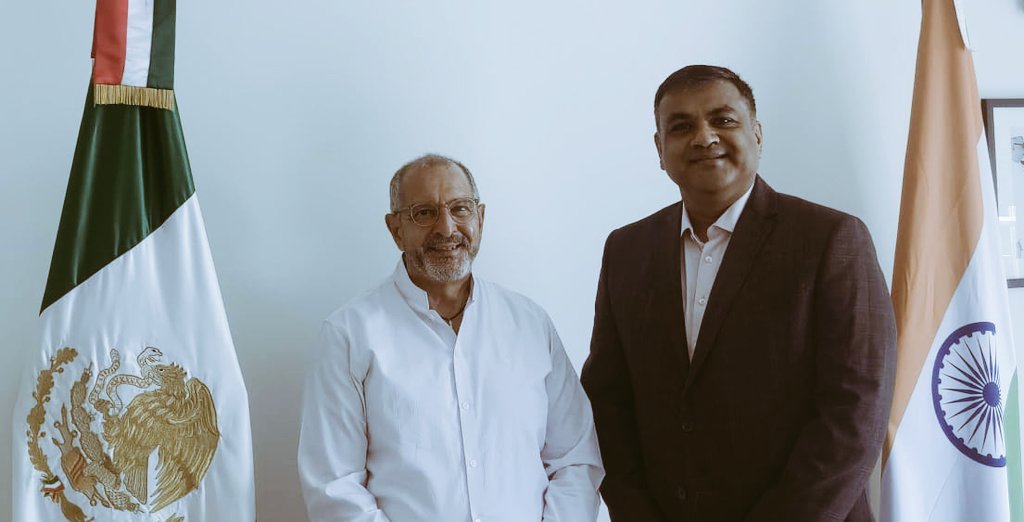 Embassy of Mexico in India 🇲🇽 (@embamexind) on Twitter photo 🇮🇳 Developer <a href="/Mr_Ashutosh74/">Ashutosh Agarwal</a> visited our Embassy to share updates about his projects in 🇲🇽 to enhance the IT & healthcare sectors using AI. He associated w/<a href="/gruposalinas/">Grupo Salinas</a> to establish <a href="/Mas_Salud_Mx/">Más Salud México</a> clinics based on telemedicine. In its first phase, 50 clinics will be opened <a href="/SE_mx/">Economía México</a> 🇮🇳 Developer <a href="/Mr_Ashutosh74/">Ashutosh Agarwal</a> visited our Embassy to share updates about his projects in 🇲🇽 to enhance the IT & healthcare sectors using AI. He associated w/<a href="/gruposalinas/">Grupo Salinas</a> to establish <a href="/Mas_Salud_Mx/">Más Salud México</a> clinics based on telemedicine. In its first phase, 50 clinics will be opened <a href="/SE_mx/">Economía México</a>