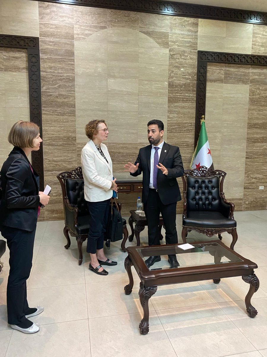 GERonSyria's tweet image. أكدت المديرة العامة في @BMZ_BUND كريستين توتزكي خلال لقاء وزير الصحة السوري الدكتور مصعب العلي التزام ألمانيا بإعادة بناء النظام الصحي السوري. يفتقد معظم السوريين الخدمات الصحية الأولية. دمرت الحرب ٥٠٪ من المرافق الصحية في سوريا. لذلك تدعم 🇩🇪 شراكات المستشفيات السورية الألمانية.