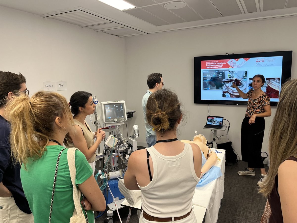 Ana Viana Tejedor (@ana_viana_t) on Twitter photo Hemos comenzado la Reunión de la Asociación de CI y Cuidados Agudos CV con los Talleres!! 💪🏻Hands on ECMO y vía aérea difícil <a href="/AgudosSEC/">Asociación CI y Cuidados Agudos Cardiovasculares</a> <a href="/secardiologia/">Soc Esp Cardiología</a> <a href="/corbi_miguel/">Miguel Corbí</a> <a href="/randreariba_rut/">Rut Andrea</a> <a href="/pmartinezlosas/">Pedro Martínez Losas</a> <a href="/PabloJ/">Pablo Jorge</a> Hemos comenzado la Reunión de la Asociación de CI y Cuidados Agudos CV con los Talleres!! 💪🏻Hands on ECMO y vía aérea difícil <a href="/AgudosSEC/">Asociación CI y Cuidados Agudos Cardiovasculares</a> <a href="/secardiologia/">Soc Esp Cardiología</a> <a href="/corbi_miguel/">Miguel Corbí</a> <a href="/randreariba_rut/">Rut Andrea</a> <a href="/pmartinezlosas/">Pedro Martínez Losas</a> <a href="/PabloJ/">Pablo Jorge</a>