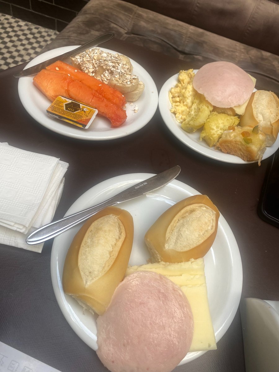 Lets eat everyone perk of being single. 
#Foodie
#BreadsandHams
#Scotland
