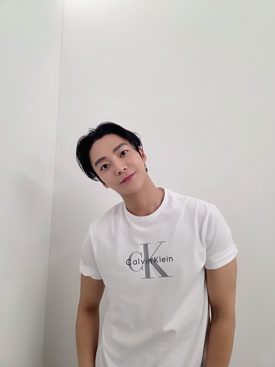 FNC_ACTOR's tweet photo. 2025 RO WOON FAN MEETING ‘Before Blooming’

이제 두 밤🌸

#로운 #ROWOON #Before_Blooming https://t.co/OxOtQB33wM