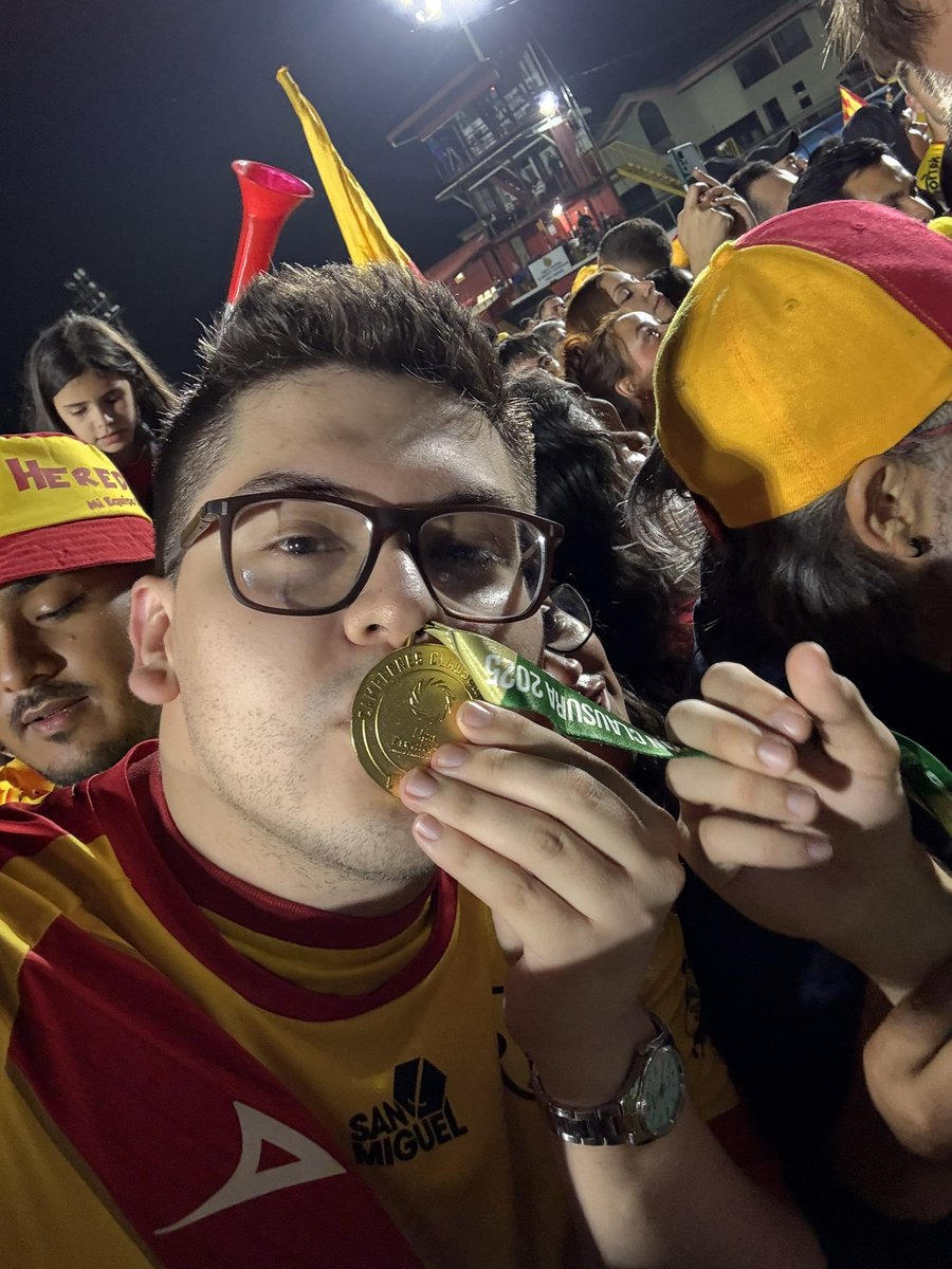 Marvin Ulate tweet media