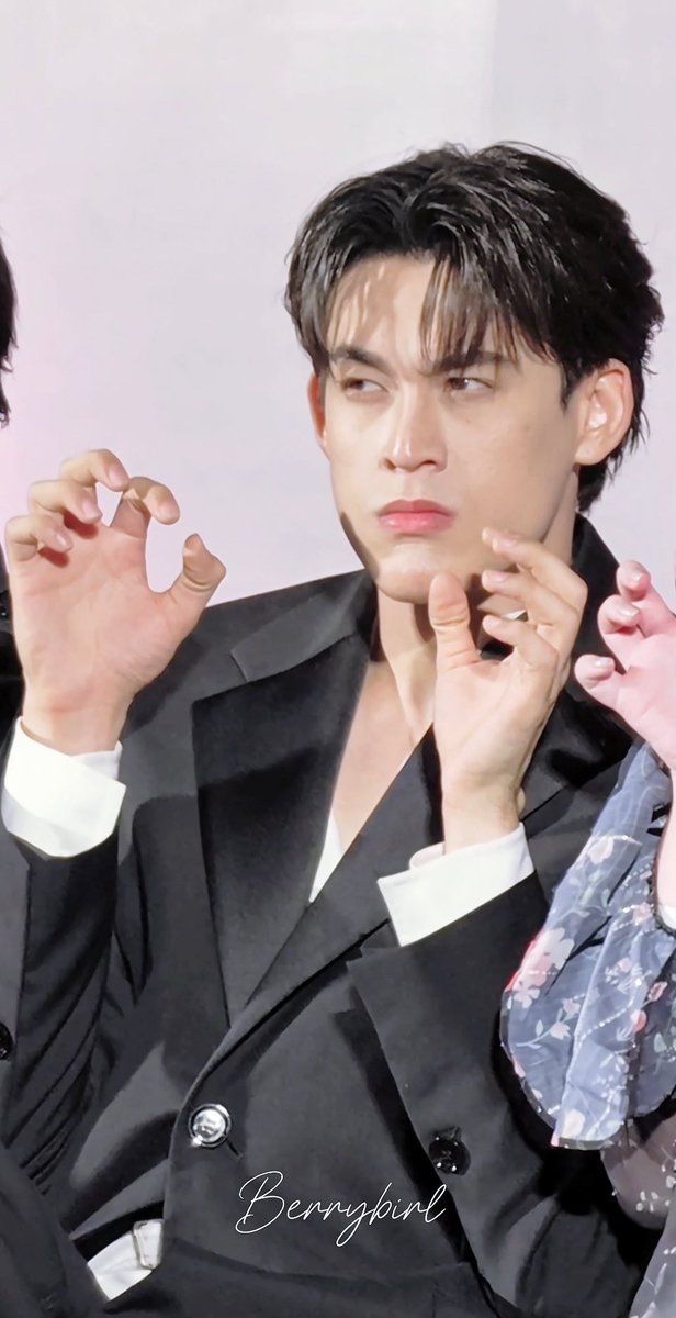 vnsmoek's tweet photo. SOK IMUT🫵🏻

TAPI EMANG BENERAN IMUT LU GAWIN CASKEY😭🫵🏻 LU ASLINYA 2.8 BULAN KAN?
https://t.co/PTzG6zIqkK