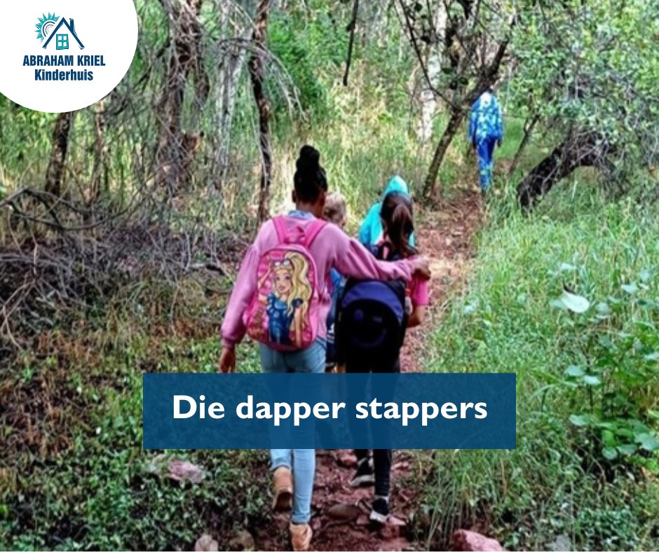 AKKNyl's tweet photo. Elize Sauer, een van ons maatskaplike werkers, het besluit om met die 37 kinders op haar gevallelading te gaan stap. 

Wat aanvanklik begin het as dorpstappies, het in 2024 ontwikkel tot die aandurf van hulle eerste staproete in die Waterberge: https://t.co/vAzuEubsY7 https://t.co/qaWzjOXDZS