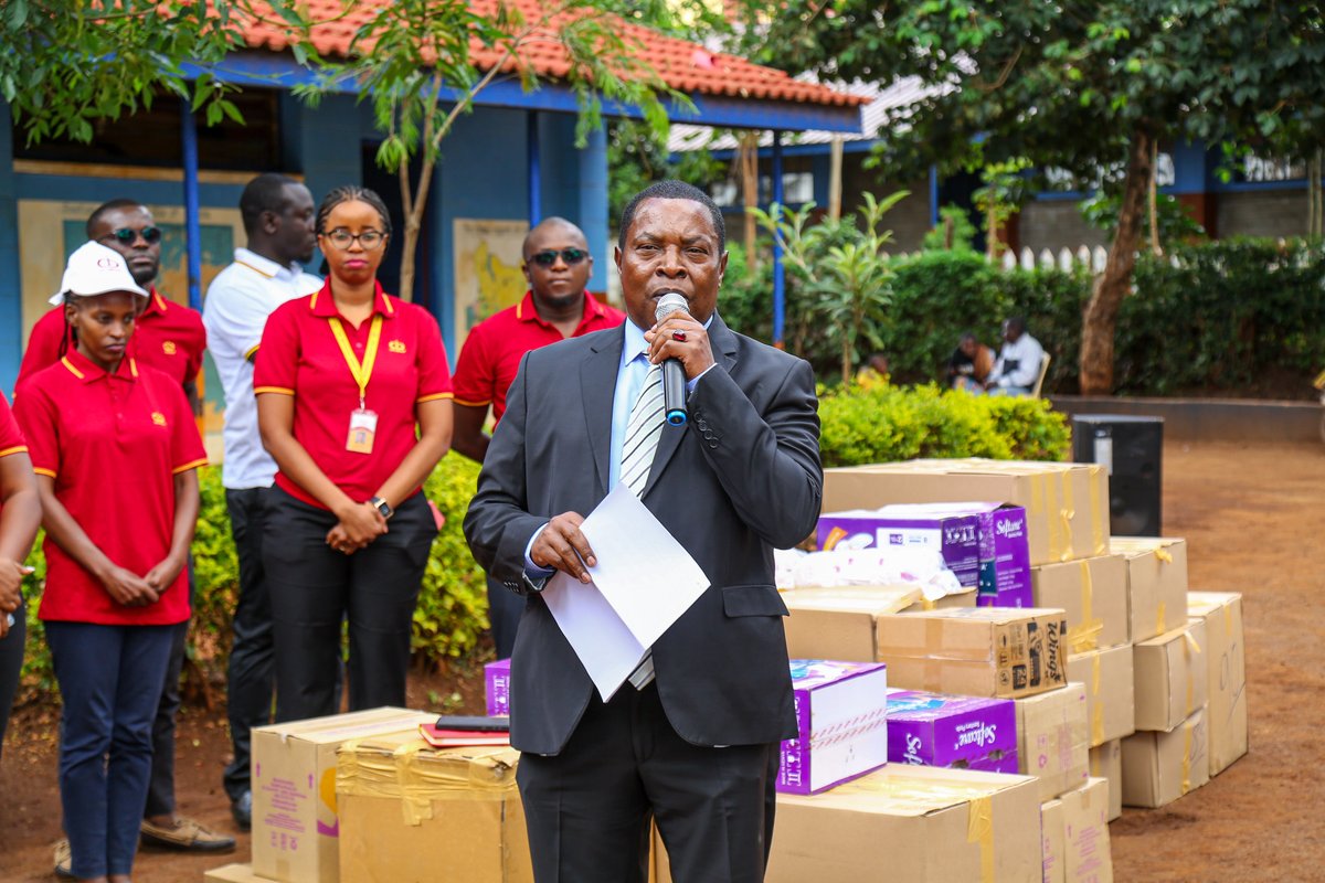 Yesterday, on Menstrual Hygiene Day,  CIC Group Co-operatives department led by Director Richard Nyakenogo, had the honor of distributing sanitary towels to the girls at Kangemi Primary School.
This follows a successful internal drive where CIC staff came together to contribute