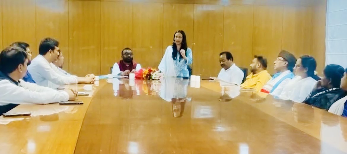 Jeenal N Gala (@jeenalngala) on Twitter photo The invaluable guidance given by Rajya Sabha MP <a href="/ShayarImran/">Imran Pratapgarhi</a> ji made the “Jai Hind Sabha” a great success in Itki, Jharkhand.
Congratulated the Minority Department in Jharkhand & held a review meeting to build on the efforts. The invaluable guidance given by Rajya Sabha MP <a href="/ShayarImran/">Imran Pratapgarhi</a> ji made the “Jai Hind Sabha” a great success in Itki, Jharkhand.
Congratulated the Minority Department in Jharkhand & held a review meeting to build on the efforts.