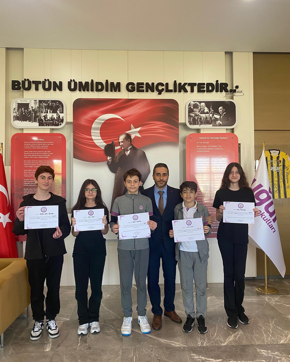 7.sınıflarımızda LGS-9 sınavımızda derece yapan öğrencilerimize başarı sertifikalarını takdim ettik. Öğrencilerimizi tebrik ediyor, başarılarının devamını diliyoruz. 💜🏆