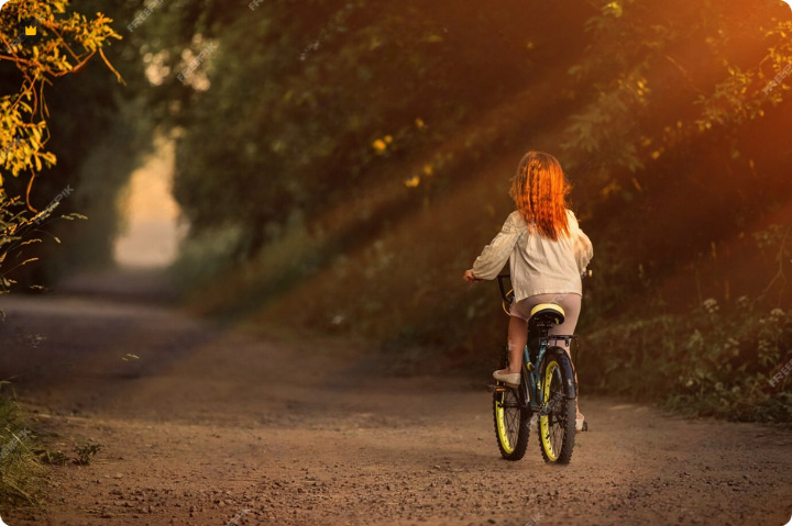 الحياة أشبه بركوب الدراجة - للحفاظ على توازنك ، عليك الاستمرار في الحركة .
- أينشتاين