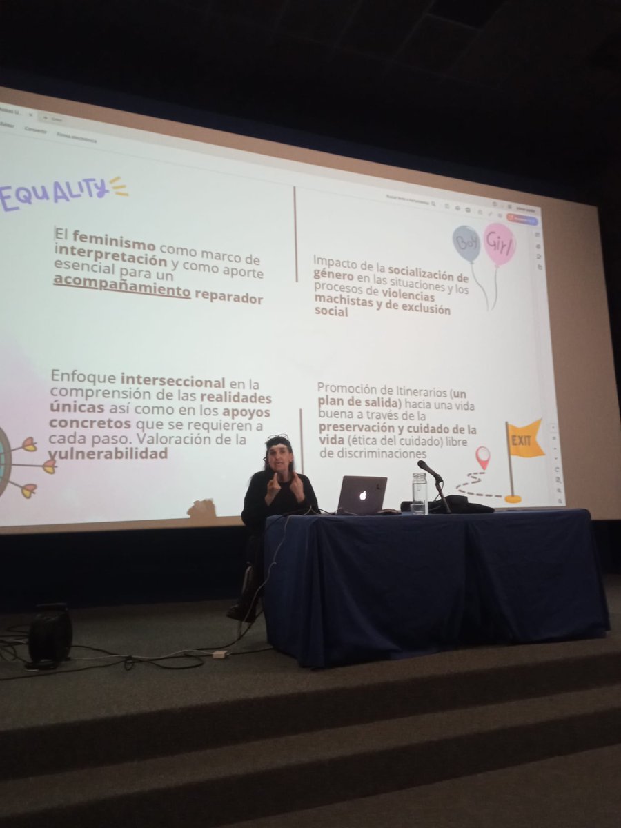 🟣✋SAKANAKO I. LURRALDE PROTOKOLOA  
Atzo Sakanako ordezkari politikoekin landu genuen indarkeria matxisten gaia.
🟣✋I. PROTOCOLO TERRITORIAL DE SAKANA
Ayer abordamos las violencias machistas con la representación política.
<a href="/JavierOlloMartn/">Javi Ollo Martínez</a> <a href="/EHBilduAltsasu/">EH Bildu Altsasu</a> <a href="/BerdintasunaS/">Sakanako Mankomunitateko Berdintasun Zerbitzua</a>