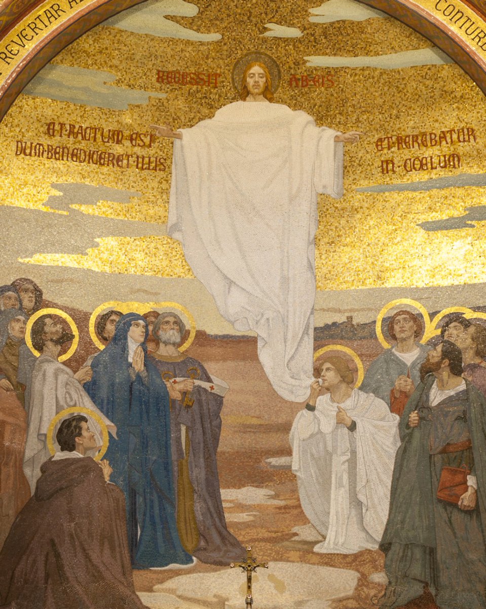 « Jésus les conduisit jusque vers Béthanie, puis il leva les mains et les bénit. Or, tandis qu'il les bénissait, il se sépara d'eux et fut emporté au ciel. [...] »

Luc 24:50-53

Belle fête de l'Ascension 🙏

#Lourdes