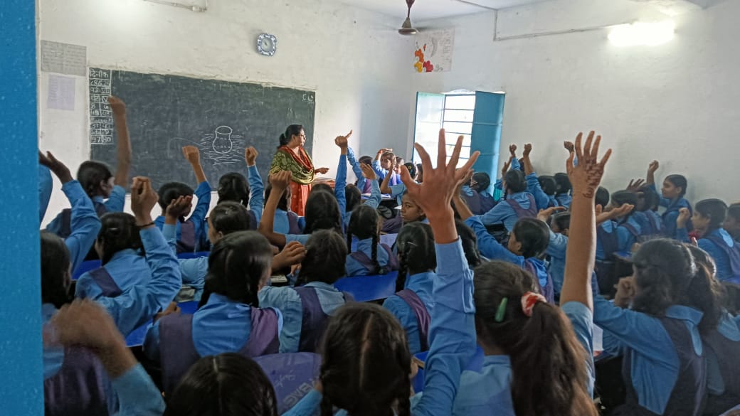 LSBA Pashchim Champaran (@lsba_wchamparn) on Twitter photo #WorldMenstrualHygieneDay 2025 के अवसर पर लौरिया प्रखंड के बसवरिया पराउटोला में राजकीय कन्या विद्यालय में महावारी प्रबंधन के विषय पर चर्चा हुई एवं छात्राओं को जागरूक किया गया।
<a href="/dmbettiah/">जिला प्रशासन, पश्चिमी चम्पारण, बेतिया</a> <a href="/BiharRDD/">BiharRuralDevelopmentDept</a> <a href="/IPRDBihar/">IPRD Bihar</a> <a href="/LSBA_Bihar/">Lohiya Swachh Bihar Abhiyan</a> <a href="/PRD_Bihar/">Panchayati Raj Department, GoB</a> <a href="/rajeevjauhari1/">rajeev jauhari</a> <a href="/SBMGramin/">SBMGramin #AzadiKaAmritMahotsav</a> #WorldMenstrualHygieneDay 2025 के अवसर पर लौरिया प्रखंड के बसवरिया पराउटोला में राजकीय कन्या विद्यालय में महावारी प्रबंधन के विषय पर चर्चा हुई एवं छात्राओं को जागरूक किया गया।
<a href="/dmbettiah/">जिला प्रशासन, पश्चिमी चम्पारण, बेतिया</a> <a href="/BiharRDD/">BiharRuralDevelopmentDept</a> <a href="/IPRDBihar/">IPRD Bihar</a> <a href="/LSBA_Bihar/">Lohiya Swachh Bihar Abhiyan</a> <a href="/PRD_Bihar/">Panchayati Raj Department, GoB</a> <a href="/rajeevjauhari1/">rajeev jauhari</a> <a href="/SBMGramin/">SBMGramin #AzadiKaAmritMahotsav</a>