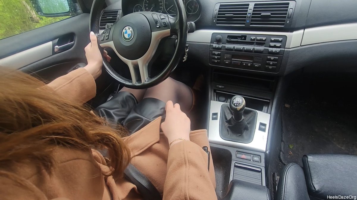 DazeOrg's tweet photo. Come on...! https://t.co/Txzq2ci6HG #damselindistress #damsel #carissues #pedals #pedalpump #pedalpumping #rev #revving #bmw #bmwe46 #boots #ridingboots #Leatherboots #flatboots #brownboots #carnotstarting #leather #pantyhose #iwc #iwantclips https://t.co/n2hU4GqjNM
