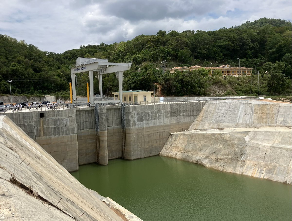Conan Herve (@conan_herve) on Twitter photo #JETP 🇻🇳:La France 🇫🇷 concrètement engagée et au-delà des accords signés durant la visite d'Etat(réseau de transmission & #STEP 1200MW #BacAi), <a href="/AFD_France/">Agence Française de #Développement (AFD) 🇫🇷 🇪🇺</a> en #TeamEurope a contribué à l'extension de la centrale hydraulique de Ialy +360MW
➡️ <a href="/VTV4go/">VTV International</a> rb.gy/dfhcwj 👉10mn #JETP 🇻🇳:La France 🇫🇷 concrètement engagée et au-delà des accords signés durant la visite d'Etat(réseau de transmission & #STEP 1200MW #BacAi), <a href="/AFD_France/">Agence Française de #Développement (AFD) 🇫🇷 🇪🇺</a> en #TeamEurope a contribué à l'extension de la centrale hydraulique de Ialy +360MW
➡️ <a href="/VTV4go/">VTV International</a> rb.gy/dfhcwj 👉10mn