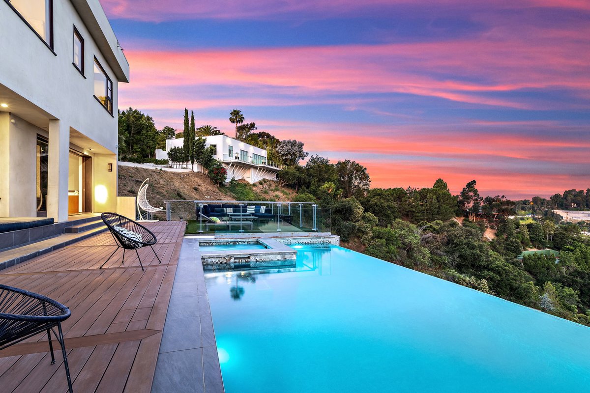 goshopstr's tweet photo. Luxurious 4 Bedroom Bel Air Villa with Infinity Pool &amp; Breathtaking Views, Your Modern Elegance Awaits in Los Angeles!

Book your stay today: https://t.co/7pyINuQiIz https://t.co/Wawbla669D