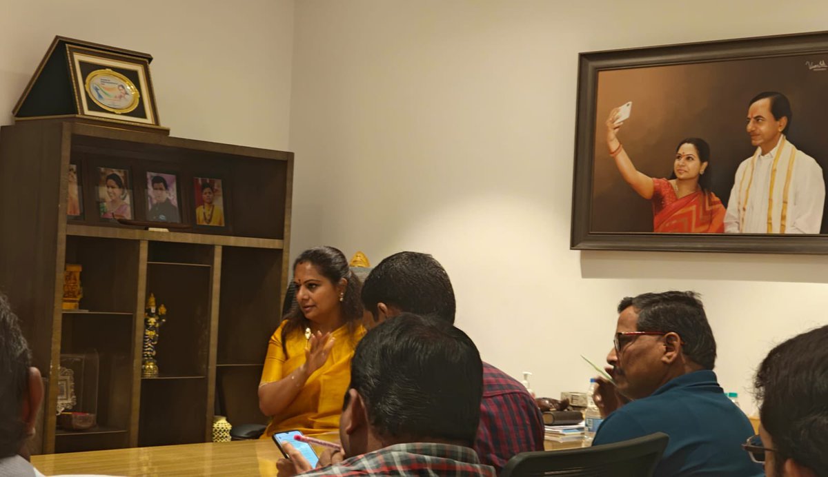 @Coreena Enet Suares (@coreenasuares2) on Twitter photo Speaking to media for the first time after the letter was leaked—-
BRS MLC <a href="/RaoKavitha/">Kavitha Kalvakuntla</a> —My only request to the BRS leadership is to identify the individual responsible for leaking the letter. My intention has always been to safeguard the image and legacy of KCR. I strongly Speaking to media for the first time after the letter was leaked—-
BRS MLC <a href="/RaoKavitha/">Kavitha Kalvakuntla</a> —My only request to the BRS leadership is to identify the individual responsible for leaking the letter. My intention has always been to safeguard the image and legacy of KCR. I strongly