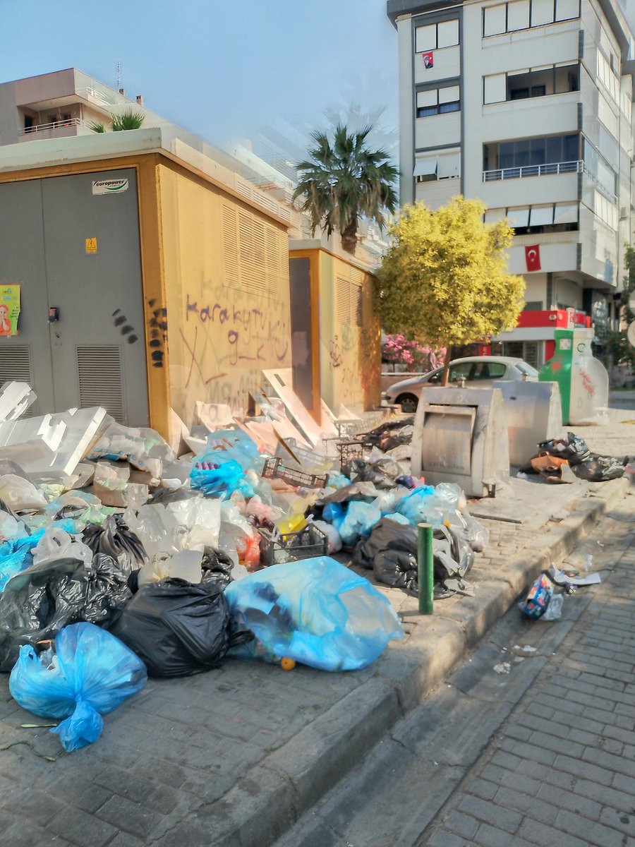 Üstün performansınız devam ediyor <a href="/karsiyaka_bel/">Karşıyaka Belediyesi</a> <a href="/izmirbld/">İzmir Büyükşehir Belediyesi</a>