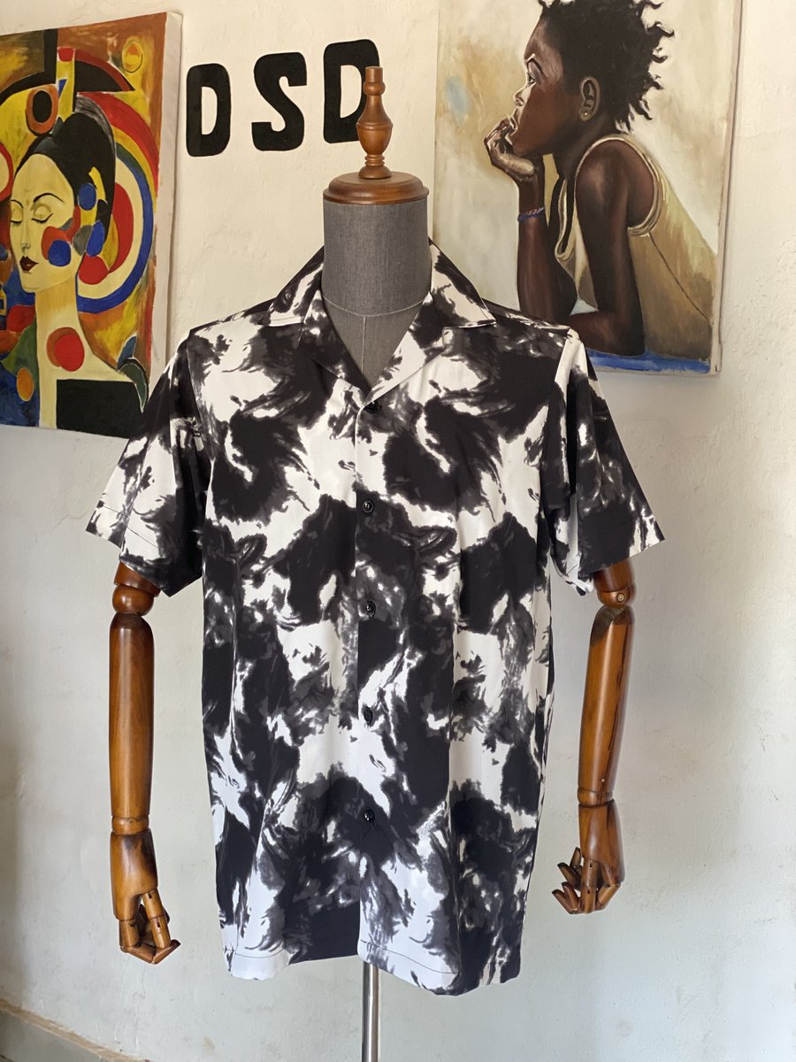 🏷️          ₦8,000.
Location     Jos 
Size             M-XXL
Delivery      ☑️ 
Waybill       ☑️ 
DM or contact 07034565101