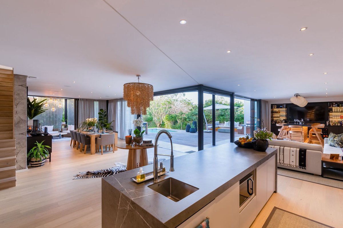 🛏 4 | 🛁 4 | 💰R21,950,000 | 📍Hawaan Forest Estate, Umhlanga | Web Ref: #RPP1033078

Step into a world of refined luxury with this contemporary masterpiece designed for effortless living and entertaining.

𝐋𝐢𝐧𝐤: myproperty.co.za/properties/haw…