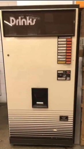 The smell of the 70s: a fusion of vegetable sludge and chlorine.