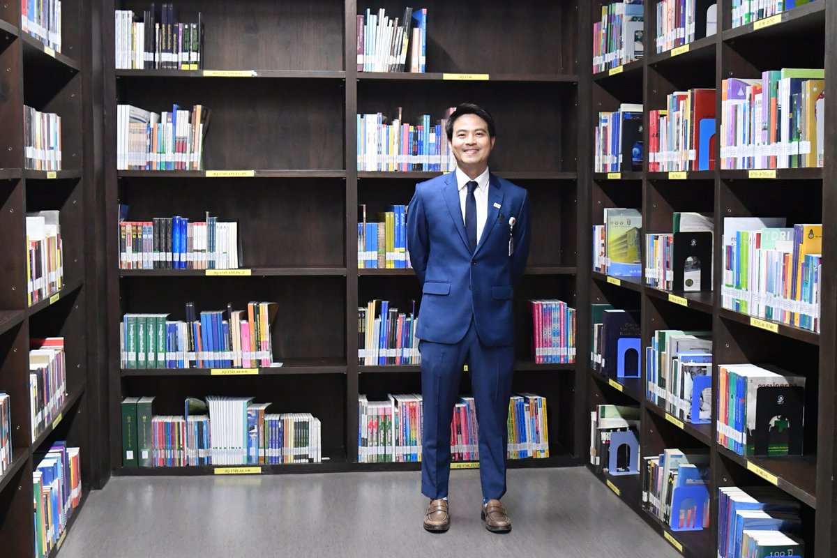 prparliament's tweet image. #รองประธานสภาผู้แทนราษฎรคนที่สอง บันทึกเทปถ่ายทอดองค์ความรู้เทคนิคการบริหารจัดการเวลาในการทำงาน เพื่อจัดทำเป็น #หนังสือมนุษย์ #HumanBook #หอสมุดรัฐสภา #รัฐสภา #สภาผู้แทนราษฎร web.parliament.go.th/view/1/news_de…