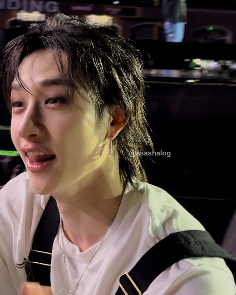 bangchanmedia's tweet photo. BANG CHAN OH MY GOD https://t.co/fwgADignMi
