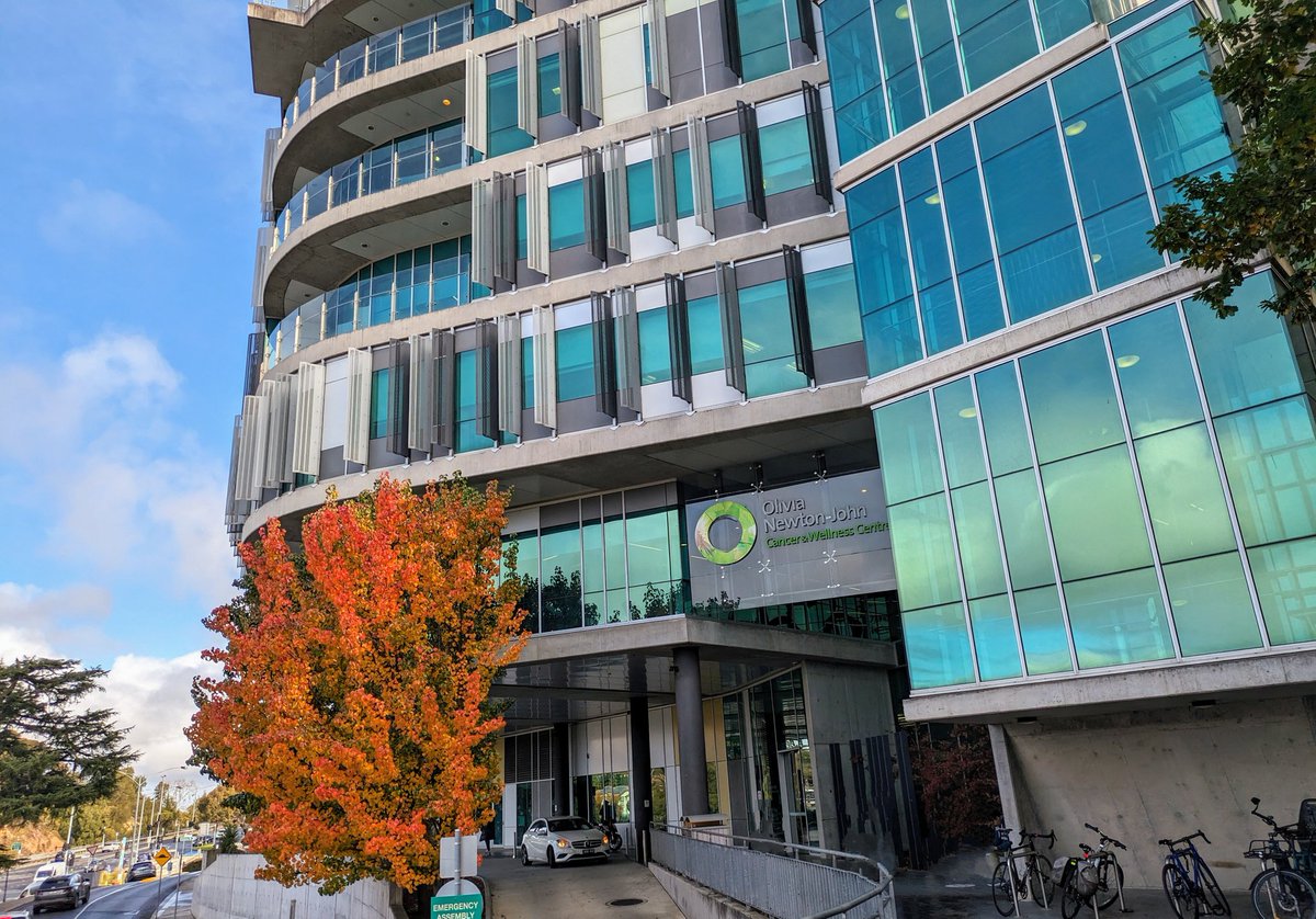 sadras_t's tweet image. Autumn. And science. 🍂