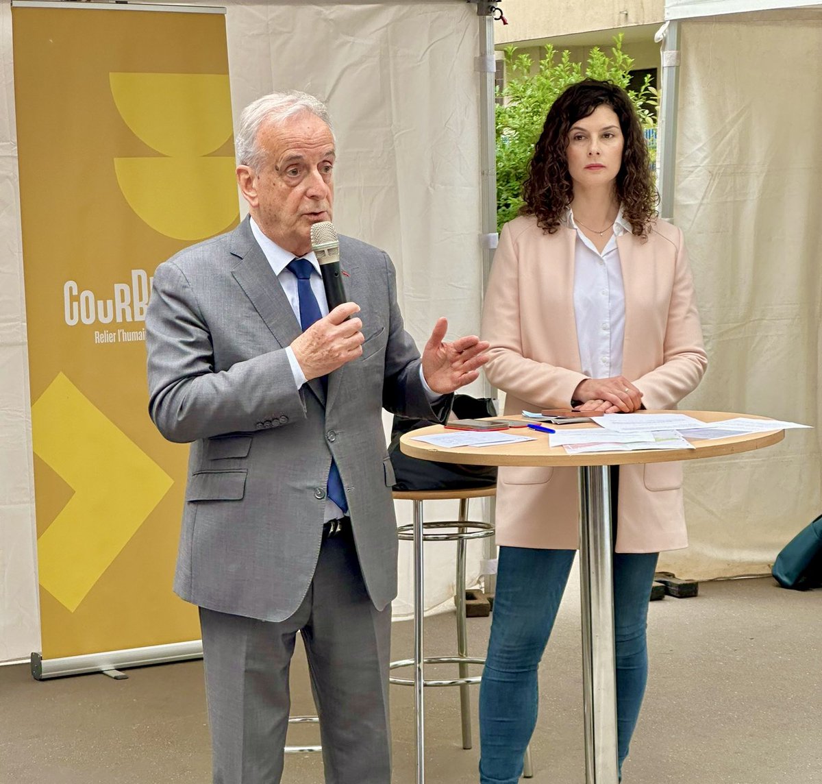 sebeauval's tweet image. Parlons de #Courbevoie : 4 réunions, des temps de partage passionés et instructifs avec nombre d’entre vous. Vous nous avez exprimé vos attentes et vos préoccupations.
Un consensus global est régulièrement revenu : la vie à Courbevoie est agréable et on doit la préserver.