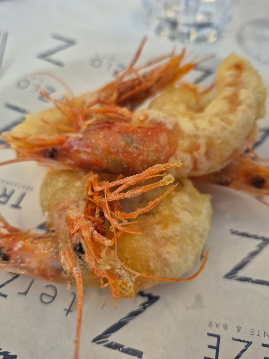 Es una alegria copsar la bona salut dels dos restaurants que he visitat a Madrid i Aranjuez. 
Ambdós, plens de gom a gom, amb una cuina consistent i sense floritures,  bon producte i target ajustat.
<a href="/Robernavidades/">Roberto Navidades</a> 
<a href="/TreZerestaurant/">TrezeRestaurante&Bar</a>