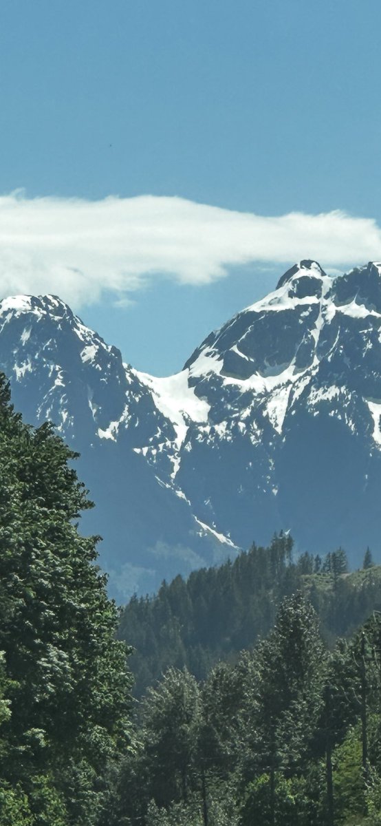 paul_siddaway's tweet image. Cloud and 
mountains working together to form a beautiful heart …