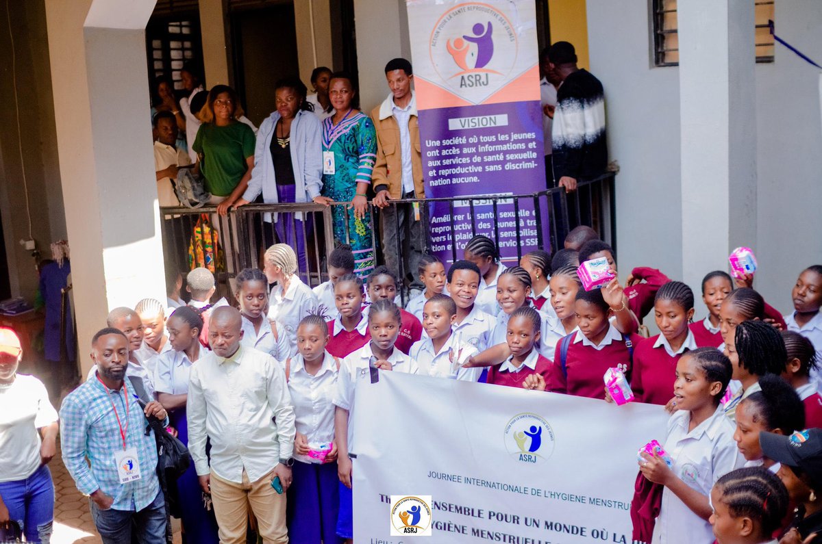 nathan_ngongo's tweet photo. #JMH2025 🩸

A l'occasion de la JMH, @Asrjrdcongo  #Bukavu a renforcé le niveau des connaissances des élèves du complexe scolaire le savant sur la gestion de l'hygiène #menstruelle.
Cette activité a permis de déconstruire les mythes et diffuser les infos pr une meilleure hygiène. https://t.co/fY6XkncN3k