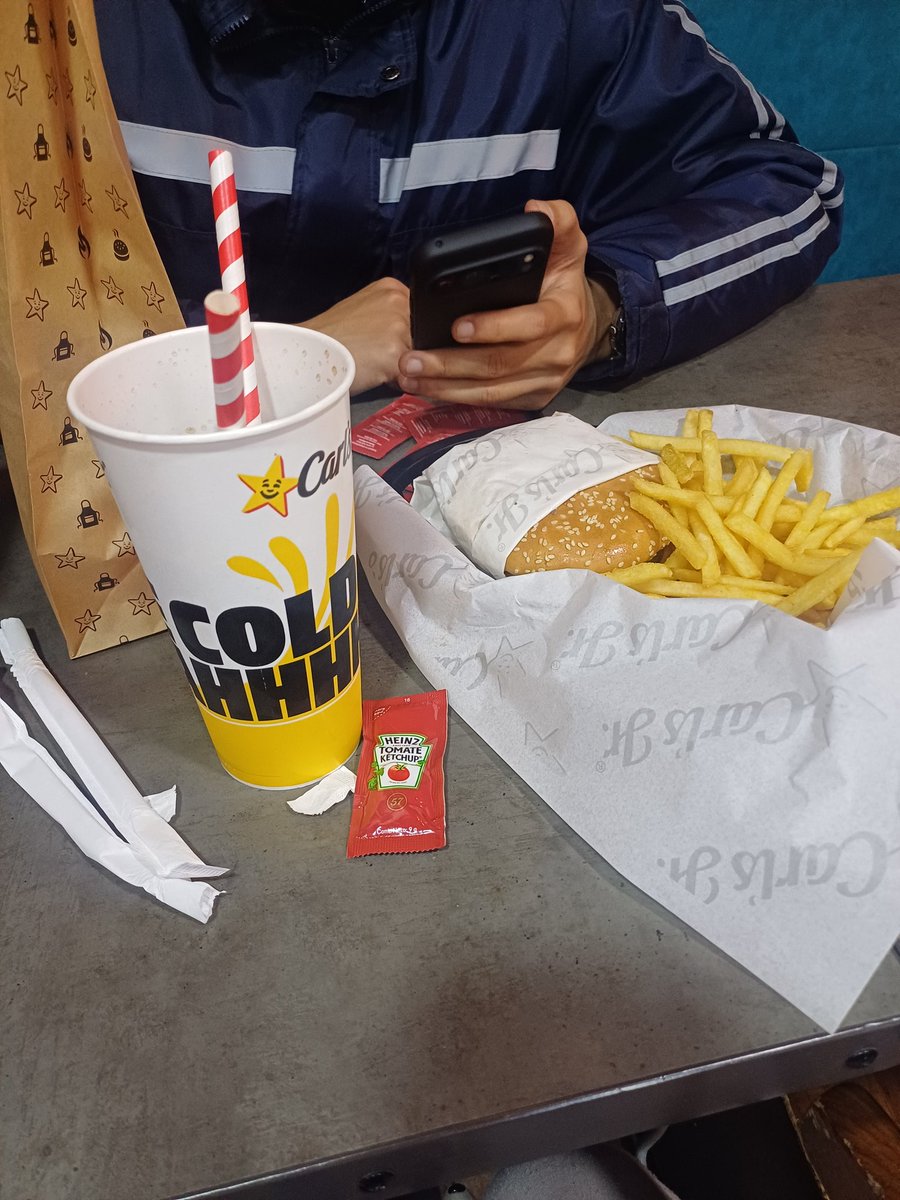 No hay cosa mas rica que un carlitos jrrrr uwu