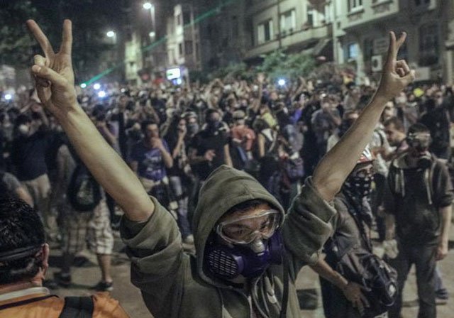 LaboransS_'s tweet photo. Yaşasın Gezi!
Var olsun Geziciler!
#Gezi12Yaşında https://t.co/H6pCEE8WVd