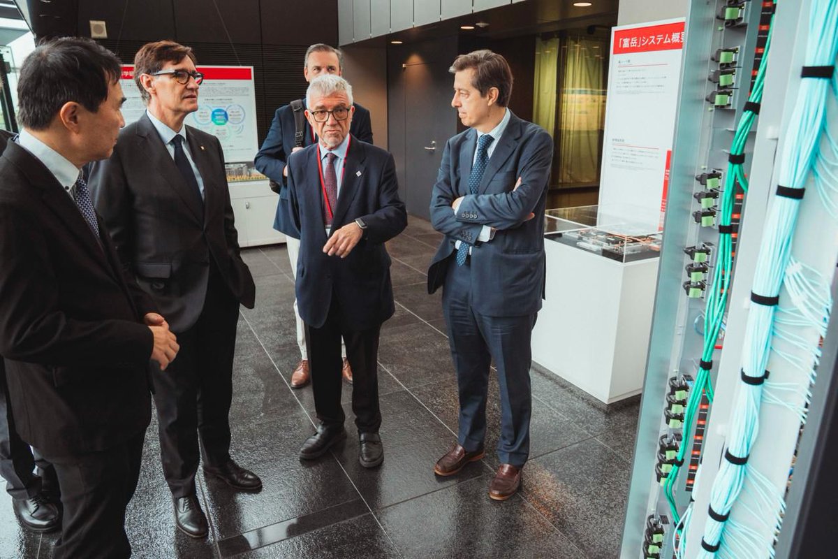 Govern de Catalunya (@govern) on Twitter photo 📸 El president de la Generalitat, <a href="/salvadorilla/">Salvador Illa Roca</a>, ha visitat les instal·lacions del <a href="/RIKEN_RCCS/">理研 計算科学研究センター</a>, la principal institució de recerca del Japó. 📸 El president de la Generalitat, <a href="/salvadorilla/">Salvador Illa Roca</a>, ha visitat les instal·lacions del <a href="/RIKEN_RCCS/">理研 計算科学研究センター</a>, la principal institució de recerca del Japó.