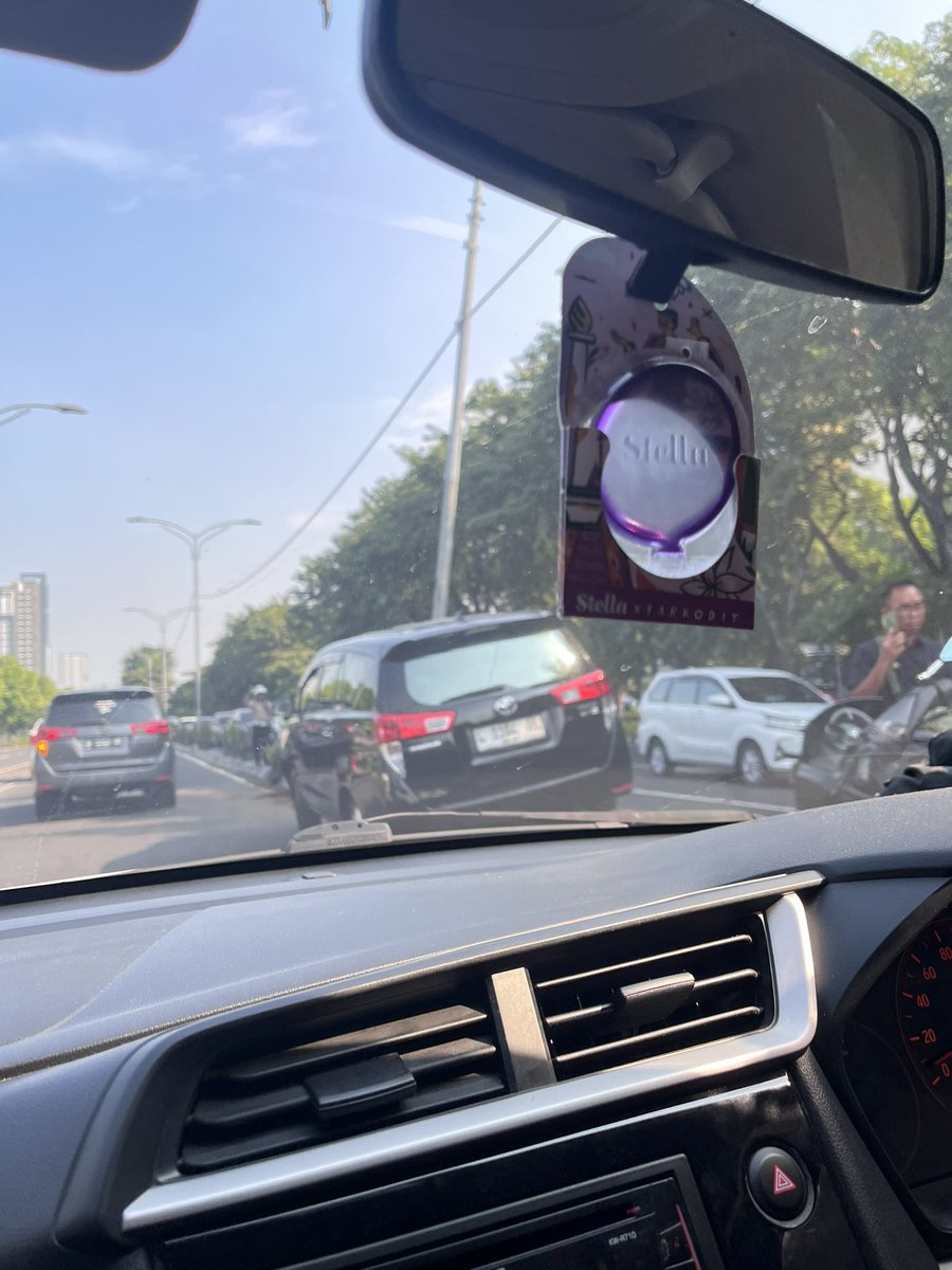 kakak mini™ (@prtwhp) on Twitter photo turun layang mayangkara arah waru ada inova nyusruk agak terhambat sedikit <a href="/e100ss/">Radio Suara Surabaya</a> turun layang mayangkara arah waru ada inova nyusruk agak terhambat sedikit <a href="/e100ss/">Radio Suara Surabaya</a>