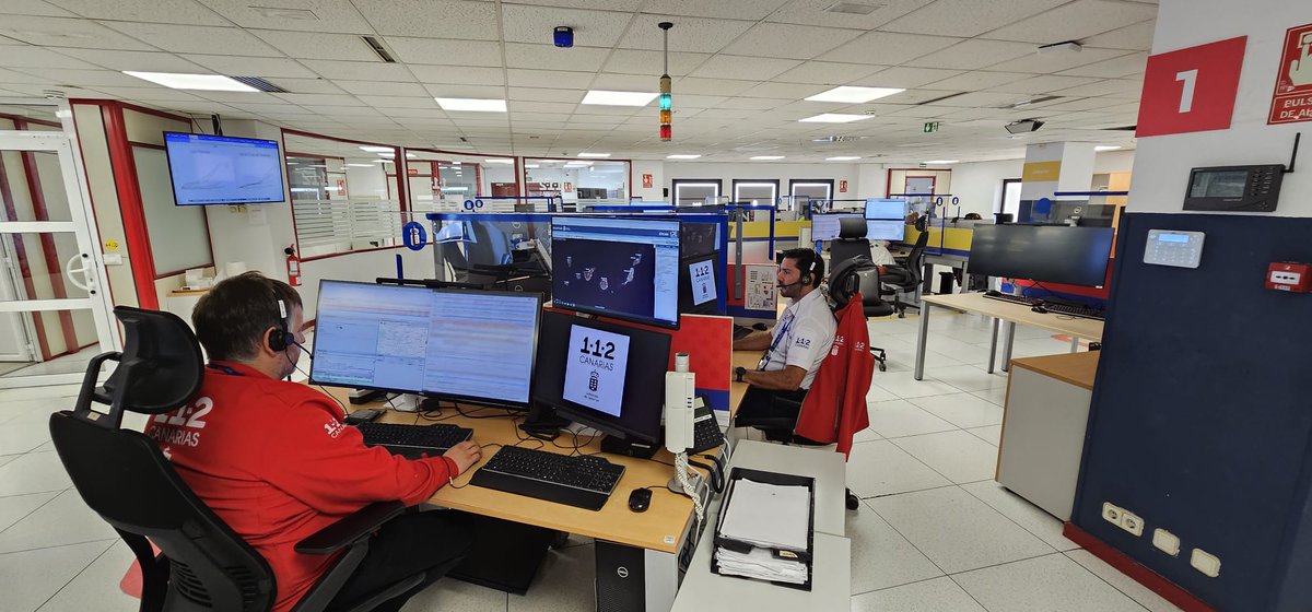 laradiocanaria's tweet image. 🔴 Tres heridos de carácter leve tras el accidente de tráfico en la GC-1, a la altura de Jinámar, dirección Las Palmas de Gran Canaria.

En el siniestro se vieron implicados cinco turismos y un camión.

📻 #InformativosLRC 
📡 rtvc.es/la-radio-canar…