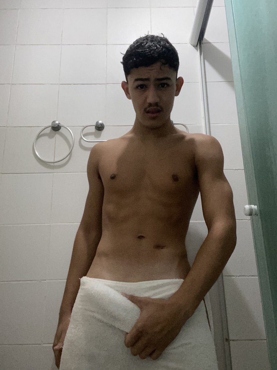 Pronto pra live 😏
Se bater a meta no tiktok vai ter live de pau duro aqui👇
tiktok.com/@arturfesp33?_…