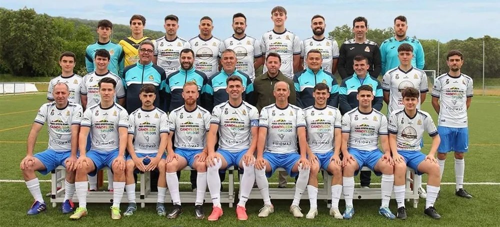 #Futbol
🚨 Ávila pierde la plaza de ascenso a la Regional de Aficionados 🚨
❌ Candeleda y El Hoyo, segundo y tercero, renuncian al ascenso. La Cebrereña B, filial, no puede
✏️ La norma sólo permite ofrecer la plaza hasta el tercer clasificado 
diariodeavila.es/noticia/z1af6d…
#Avila