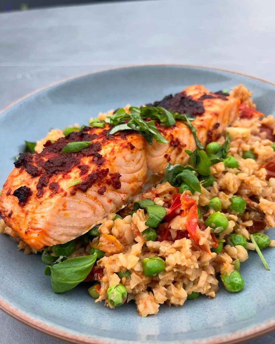 Looking for dinner inspiration? Check out this ‘Harissa Salmon with Mediterranean Cauliflower Rice’ by @lowra_eats_well

Thanks @andysfreshfish for the salmon. <a href="/fullgreen/">حسين</a>.official cauliflower rice cherry tomatoes, olives, feta cheese and artichoke roasted in the air fryer.