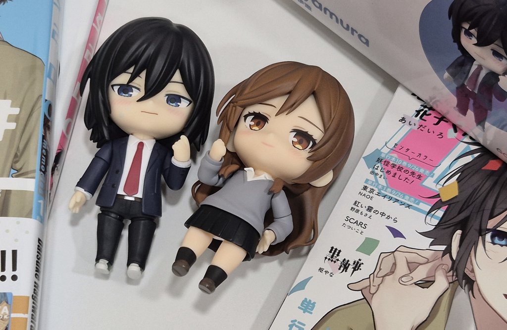 갑자기 호리미야뽕이 차고 집에 있는 미야무라보니까 호리도 있어야 할 거 같아서 호리넨도를 샀어요
ㄴ 네?