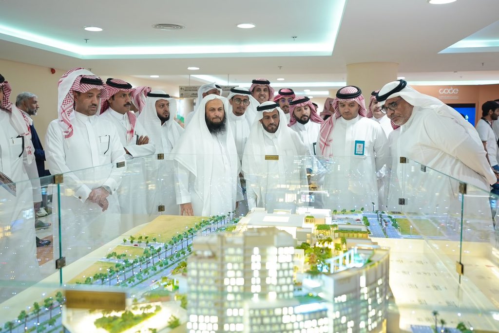 thepointabha's tweet photo. استقبل جناح #ذا_بوينت في ختام #منتدى_عسير_للاستثمار2 نخبة من المسؤولين والقيادات الحكومية البارزة، حيث تم تسليط الضوء على رؤية المشروع الطموحة ودوره المحوري في تعزيز ريادة منطقة عسير كوجهة استثمارية وسياحية عالمية. 

@investaseer 

#The_Point
#Aseer #Abha 
#SaudiArabia https://t.co/SakwtIa0F9