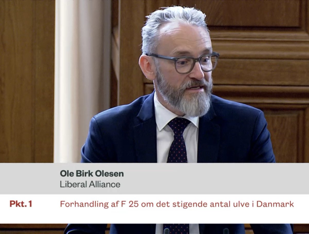 I går diskuterede vi ulv i Folketinget. Jeg påpegede, at den eneste grund til, at vi i 200 år ikke havde ulv i Danmark, er, at staten for over 200 år siden uddelte en kvart årsløn til enhver, som slog en voksen ulv ihjel.

I dag bør vi nøjes med at slå ulve ihjel, hvis de har