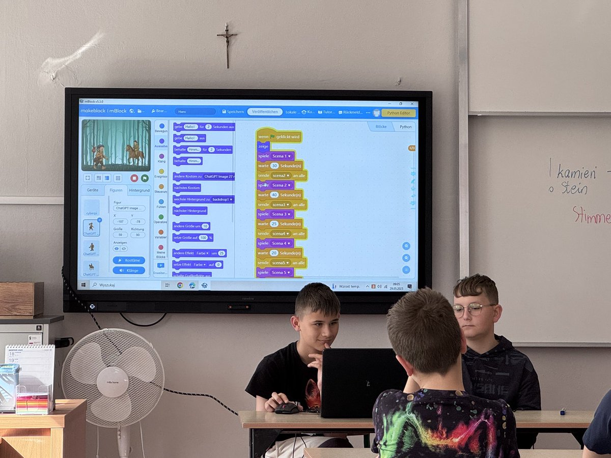 be_erasmus's tweet image. Am heutigen Donnerstag beschäftigen wir uns mit dem visuellen Programmieren. Zunächst müssen Fehler erkannt werden, ehe wir selber Programmieren können. #ErasmusPlus #Grunschule_Klosterfelde
