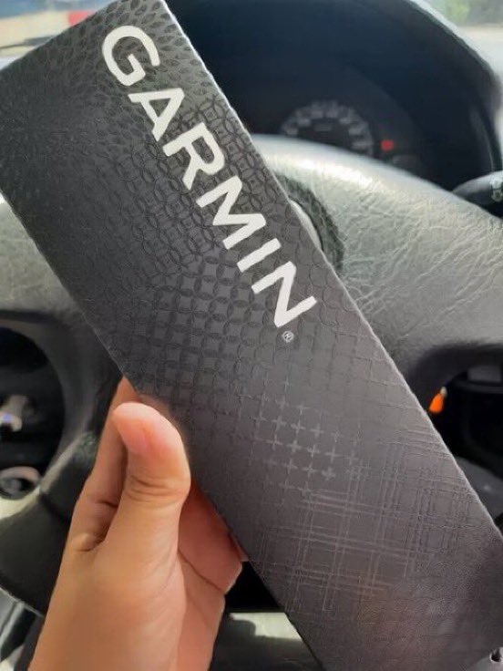 qtpilove's tweet photo. 7/8 dari 10 wanita tak suka jam yang nampak bulky , but this one confirm auto senyum sebab look feminin, classy dan elegant ! ⌚

ladiessssss, tag your love one before they hide this thread from you ! 😝 https://t.co/RWCCyjCmtM