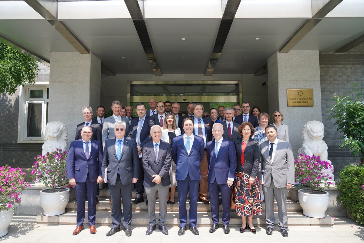 Beijing-based Ambassadors of the European Political Community (#EPC) met at the EU Delegation on 28 May. The meeting was a joint initiative of the 🇪🇺Delegation, the Embassies of 🇵🇱, as a rotating @POLAND25EU, and 🇦🇱. See more: tinyurl.com/2p588da5